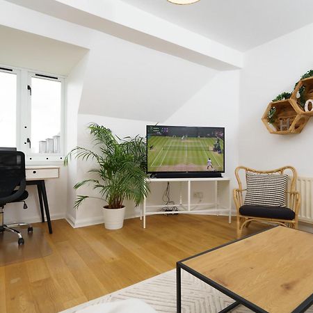Lovely Apartment In Victoria Park Village Londyn Zewnętrze zdjęcie