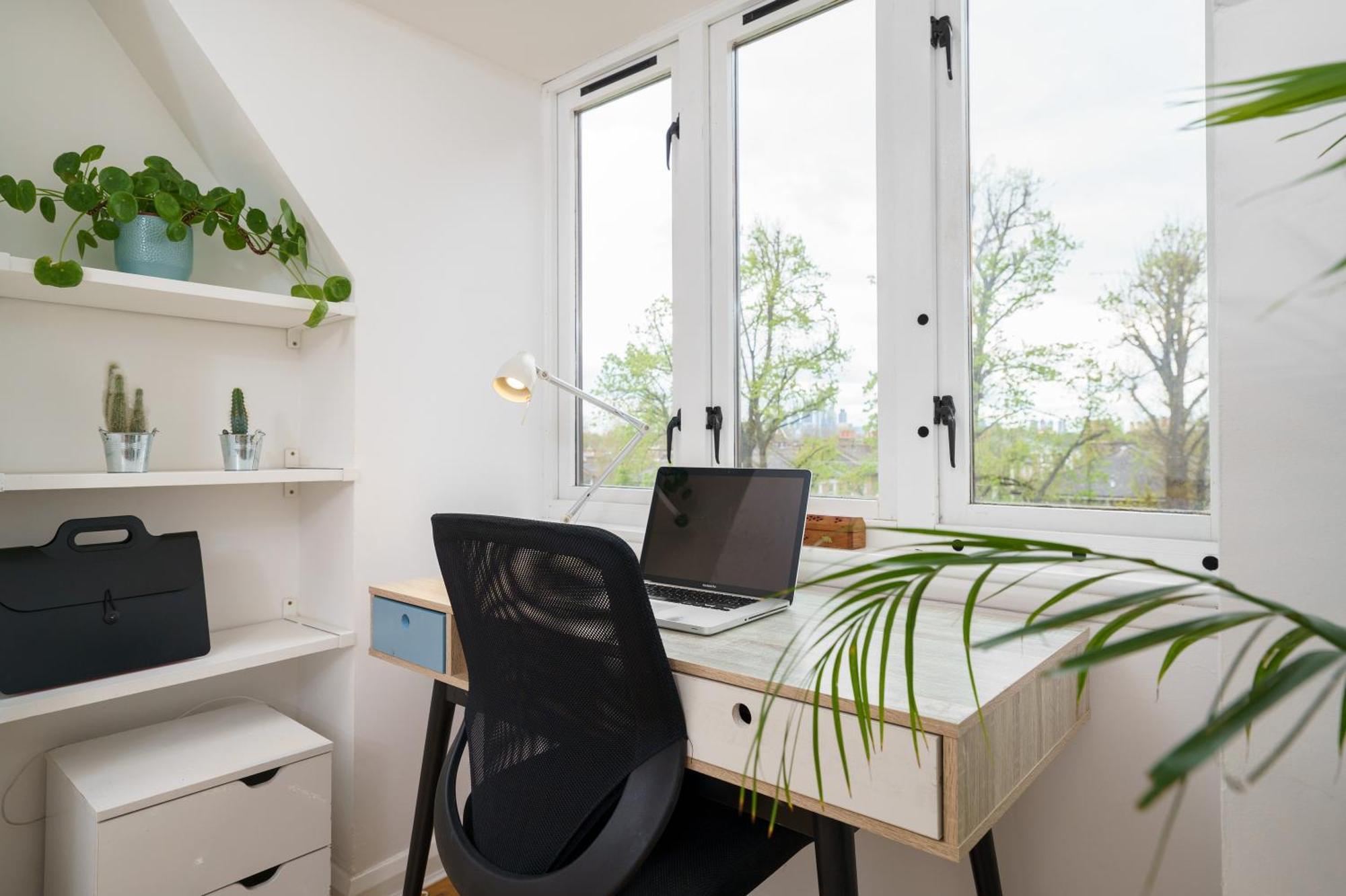 Lovely Apartment In Victoria Park Village Londyn Zewnętrze zdjęcie