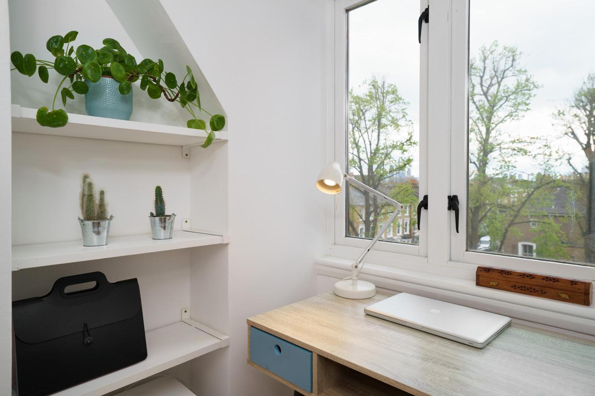 Lovely Apartment In Victoria Park Village Londyn Zewnętrze zdjęcie